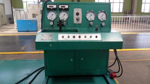 超高壓液壓試驗(yàn)臺(tái)